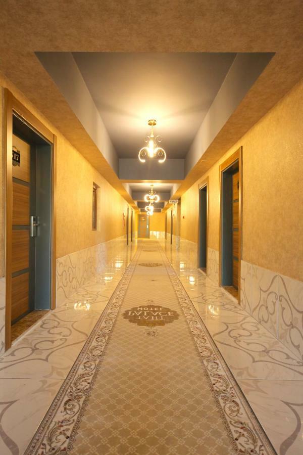 Taht Palace Hotel Wan Zewnętrze zdjęcie