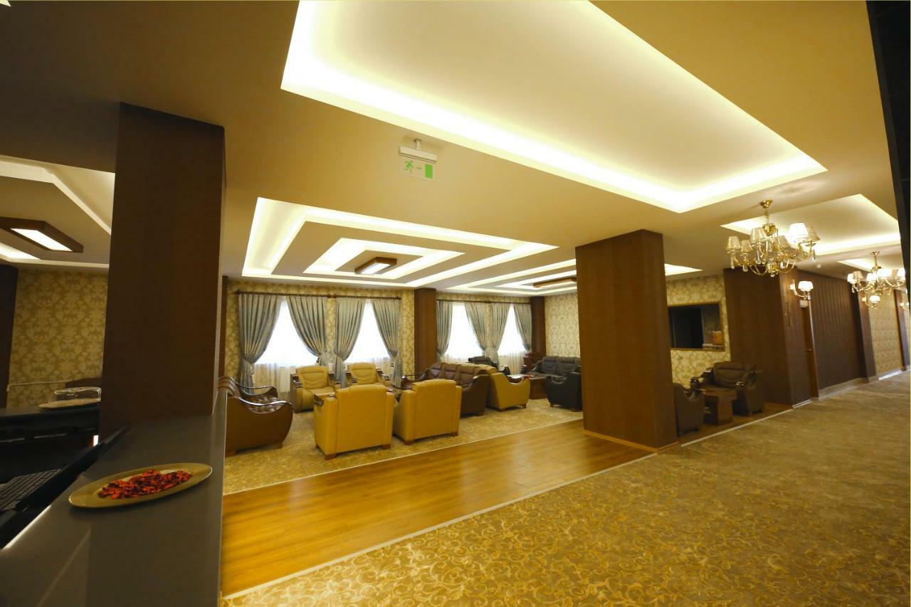 Taht Palace Hotel Wan Zewnętrze zdjęcie