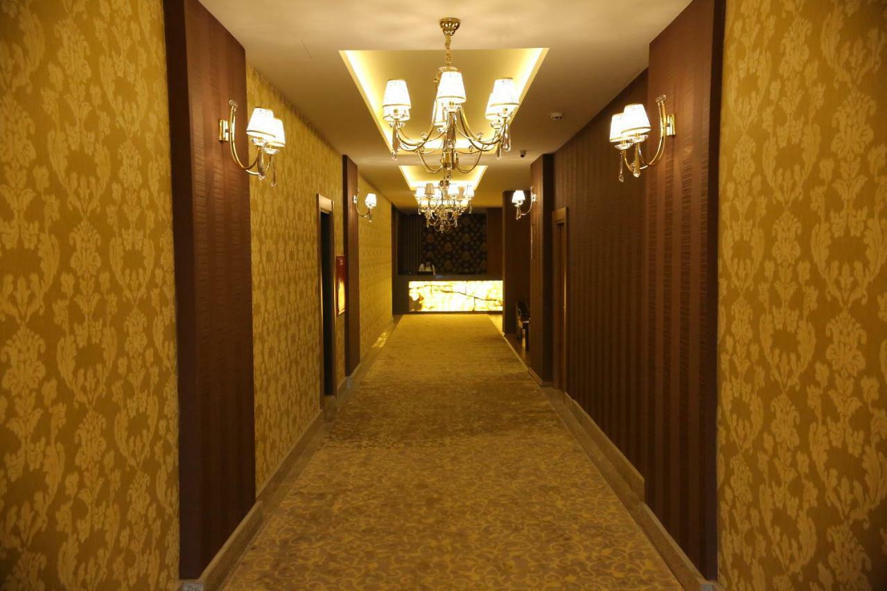 Taht Palace Hotel Wan Zewnętrze zdjęcie