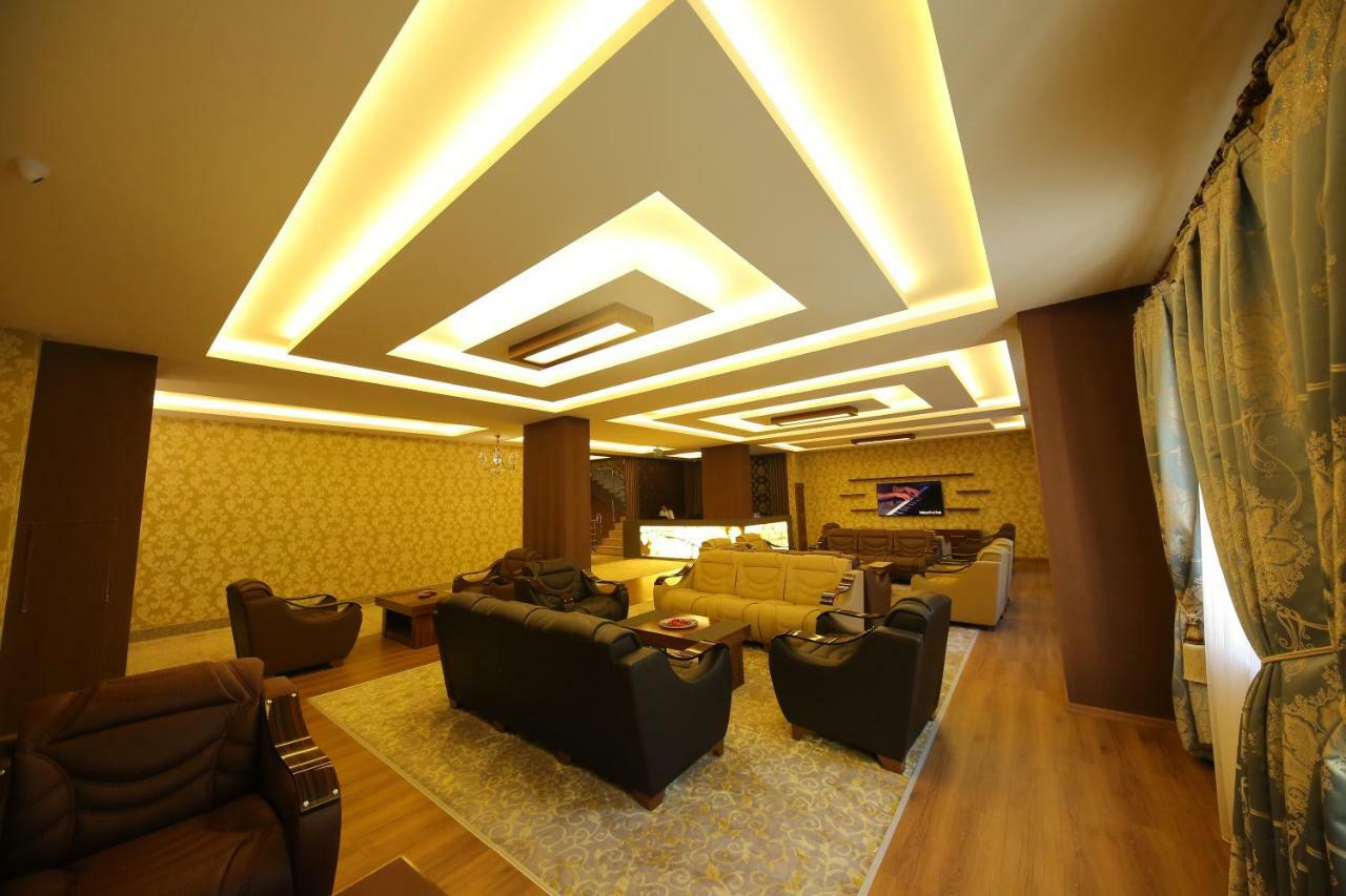 Taht Palace Hotel Wan Zewnętrze zdjęcie